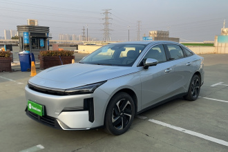 吉利银河 银河L6 2025款 EM-i 140km 星舰版