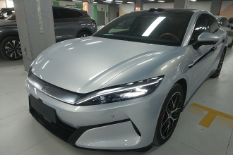 比亚迪 汉L 2025款 EV 四驱激光雷达旗舰型