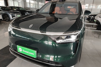 鸿蒙智行 问界M8 2025款 增程 Ultra版 53.4kWh 6座版 (192线激光雷达）