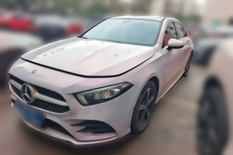 奔驰A级 2022款 改款二 A 200 L 运动轿车时尚型