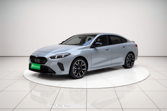 宝马2系 2025款 225L M运动曜夜套装