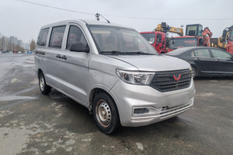 五菱汽车 五菱宏光V 2022款 1.5L劲取版液压助力LAR