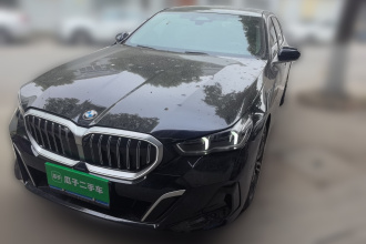 宝马5系 2025款 530Li 领先型 M运动套装