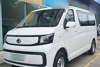 长安凯程 长安睿行EM60 2025款 客运版 舒适型 6座 240km 背掀门 60kW