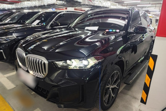 宝马X5 2023款 xDrive 30Li 尊享型M运动曜夜套装
