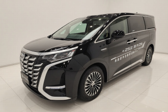 腾势D9 2025款 DM-i 智驾版 1020 四驱旗舰型