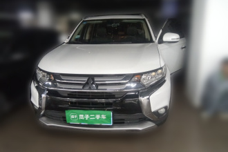 三菱 欧蓝德 2016款 2.4L 四驱豪华版 7座