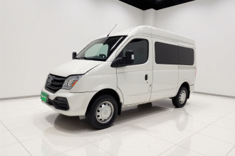 上汽大通MAXUS 新途V80 2021款 2.0T 手动经典傲运通短轴中顶5/6座