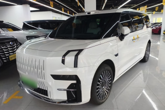 极氪009 2024款 六座行政版四驱 108kWh