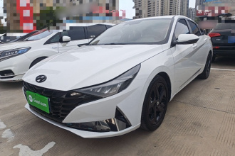 现代 伊兰特 2022款 1.5L CVT LUX尊贵版