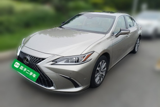 雷克萨斯ES 2022款 300h 卓越版