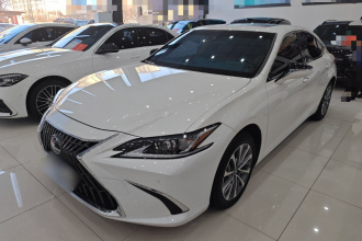 雷克萨斯ES 2023款 200 卓越版