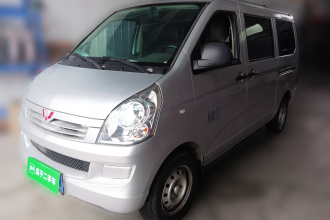 五菱汽车 五菱荣光 2021款 1.2L S 基本型7座LSI