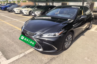 雷克萨斯ES 2022款 300h 卓越版