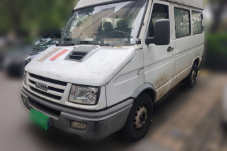 依维柯得意 2014款 2.5T-A35 NJ6484ACM47Z4