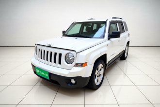 Jeep 自由客 2014款 2.4L 运动版