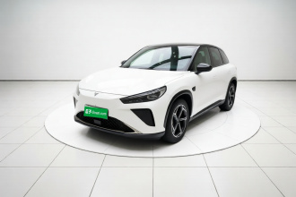 哪吒汽车 哪吒L 2024款 增程 310 闪充红衣版