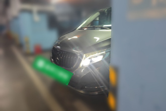 奔驰V级 2017款 V 260 L 尊贵加长版