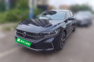 大众 帕萨特 2025款 出众款 330TSI 星空精英版