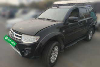 三菱 帕杰罗·劲畅 2013款 3.0L 自动两驱豪华版