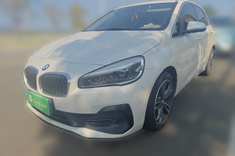 宝马2系旅行车 2019款 218i 尊享型运动套装