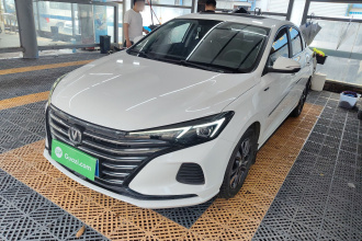 长安 逸动 2021款 PLUS 1.6L GDI 手动豪华型