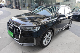 奥迪Q7 2023款 45 TFSI quattro S line运动型