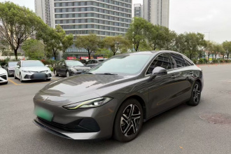 荣威D7 2023款 DMH 125km 超越版