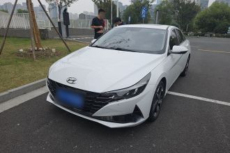 现代 伊兰特 2021款 1.5L CVT LUX尊贵版