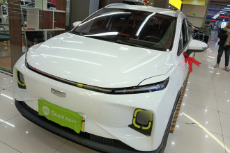 吉利几何E萤火虫 2023款 320KM 乖帅虎 5座