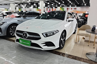 奔驰A级 2022款 改款三 A 200 L 运动轿车时尚型