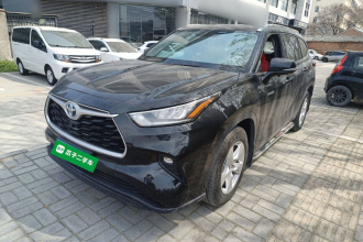 丰田 汉兰达 2022款 双擎 2.5L 两驱精英版 5座