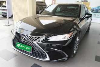 雷克萨斯ES 2022款 300h 卓越版