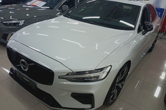 沃尔沃S60 2020款 T4 智远运动版