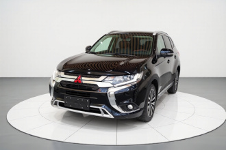 三菱 欧蓝德 2020款 2.4L 四驱致享版 7座