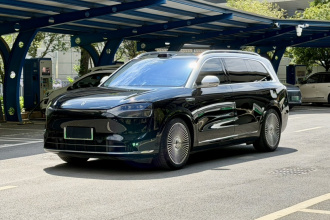 鸿蒙智行 问界M9 2024款 增程 Ultra版 42kWh 6座版