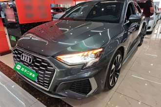 奥迪A3 2024款 A3L Limousine 35 TFSI 时尚运动型