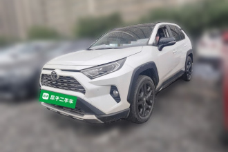 丰田 RAV4荣放 2022款 2.0L CVT四驱尊贵版
