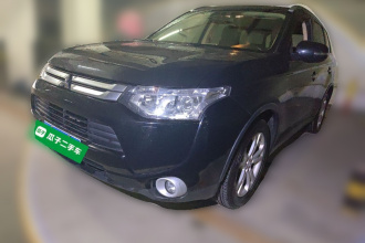三菱 欧蓝德(进口) 2014款 2.4L 四驱豪华超值版 5座