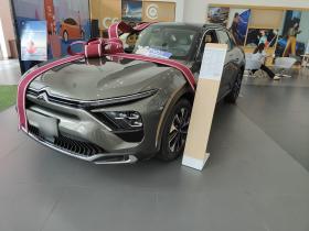 雪铁龙 凡尔赛C5 X 2024款 1.6T 势不凡