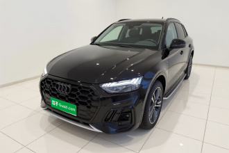 奥迪Q5L 2022款 改款 45T 臻选动感型