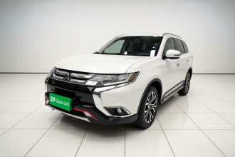 三菱 欧蓝德 2018款 2.4L 四驱精英版 5座