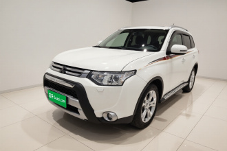 三菱 欧蓝德(进口) 2014款 2.4L 四驱豪华超值版 5座