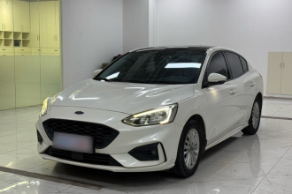 福特 福克斯 2020款 三厢 EcoBoost 180 自动锋潮型