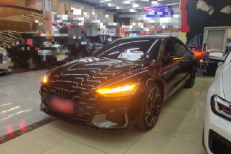 奥迪A7L 2024款 45 TFSI quattro 黑武士版