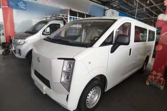 长安跨越 跨越星光 EV 2025款 9人客运 305km 豪华版