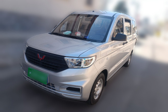 五菱汽车 五菱宏光V 2022款 1.5L劲取版电动助力LAR