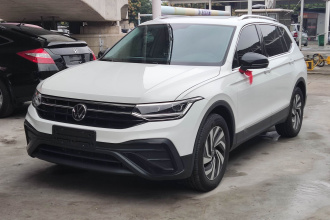 大众 途观L 2025款 出众款 300TSI 自动两驱龙腾版
