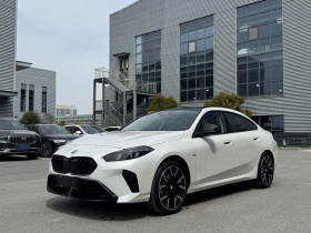 宝马2系 2025款 225L M运动曜夜套装