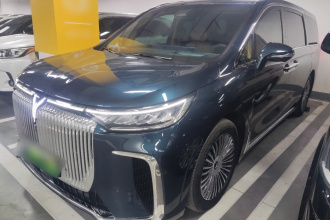 岚图汽车 岚图梦想家 2025款 PHEV 四驱尊贵鲲鹏版